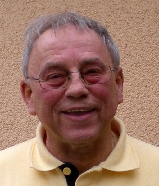 Datei:2011 07 neuhaus porträt.jpg